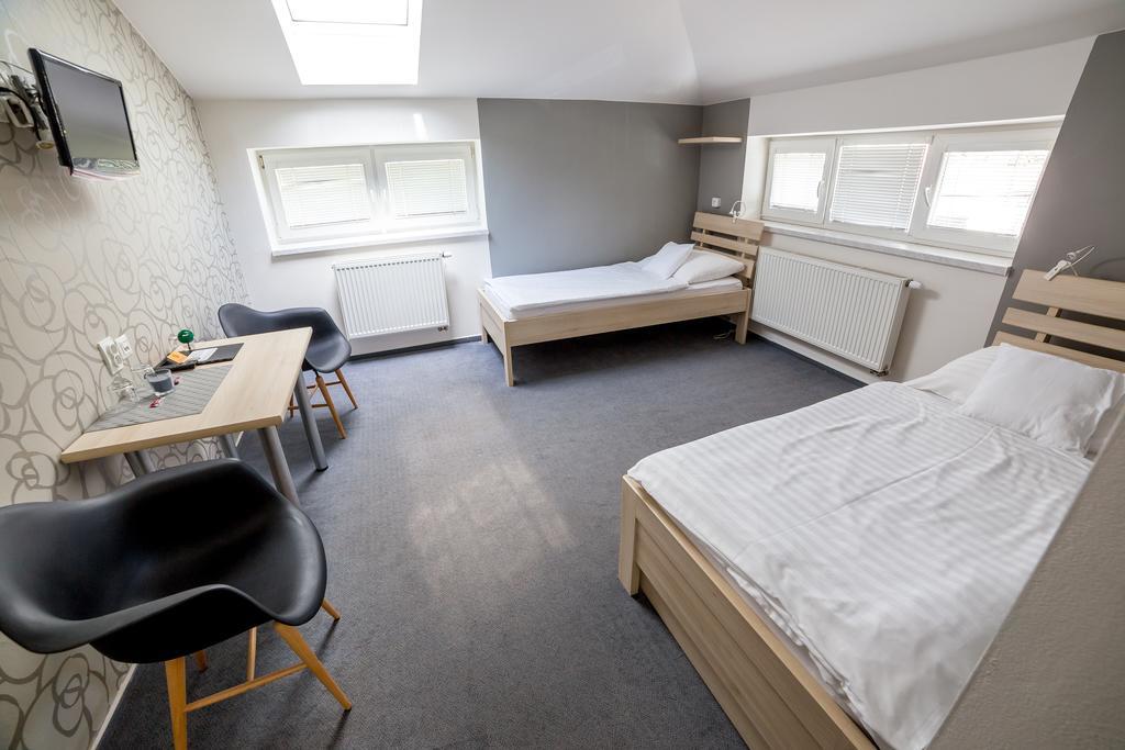 Hotel Lion Modřice Zimmer foto
